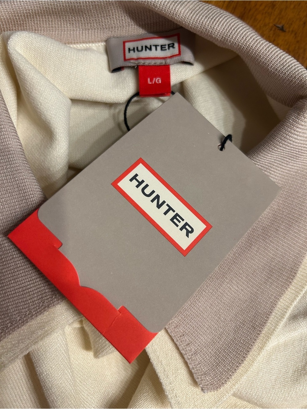 *NWT* Hunter Women’s Contrast Trim Polo Sweater in Cream and Tan, Size Large - Picture 11 of 14